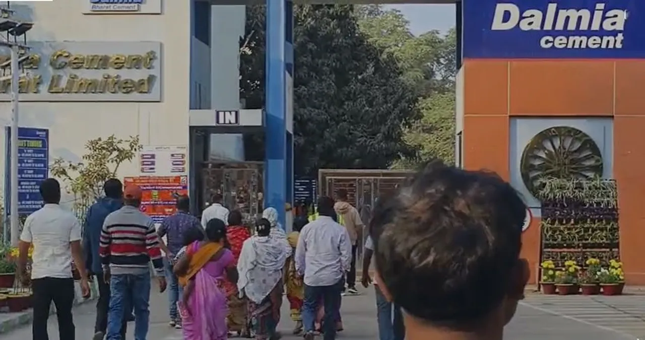  Locals including the relatives of the deceased staged demonstration in front of the factory. 
