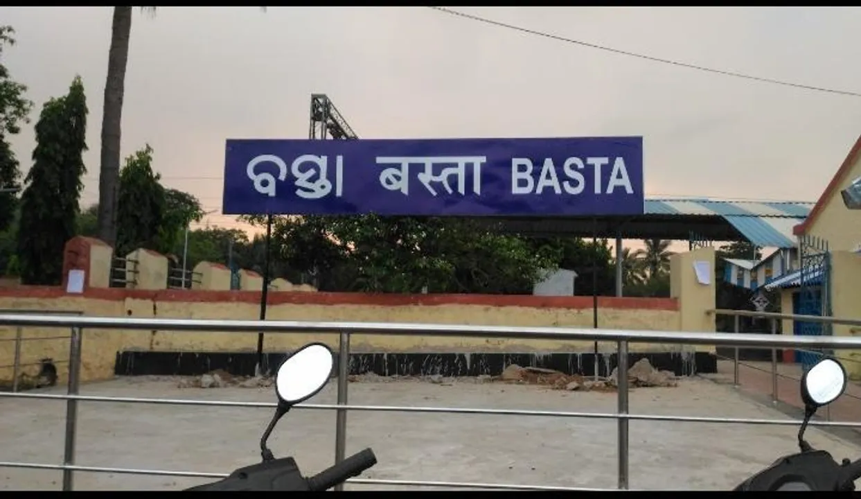  Odisha: Woman harassed on moving train; two accused detained near Basta