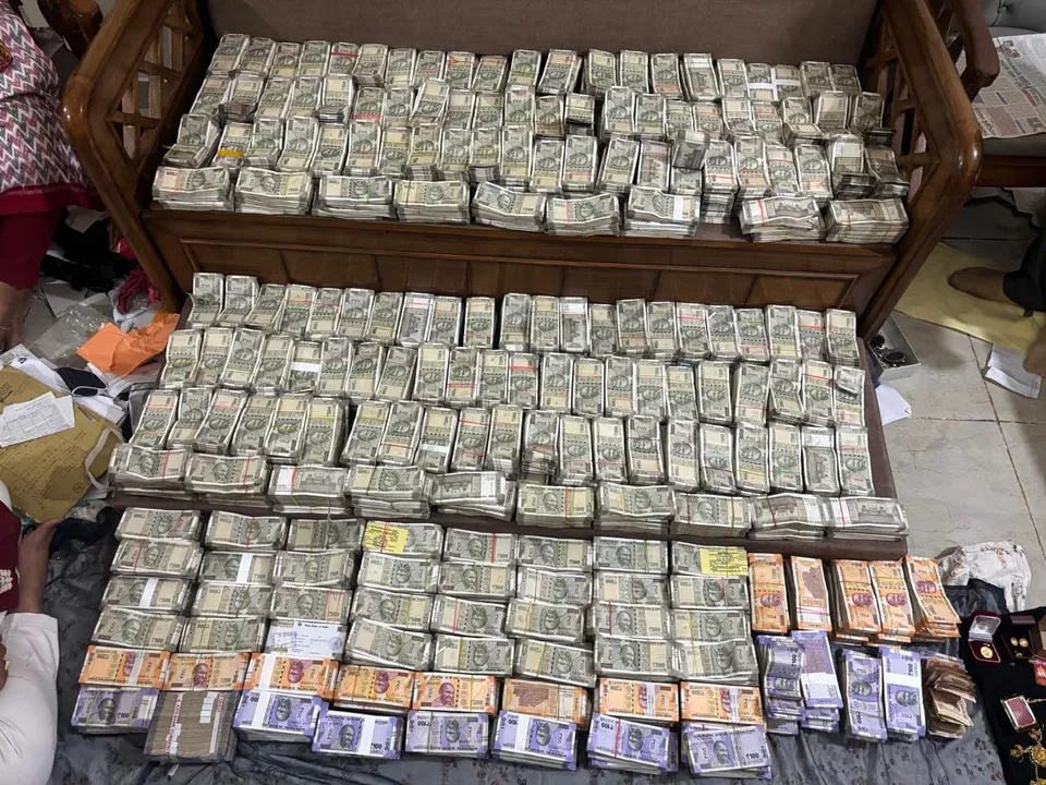 Odisha Vigilance's biggest cash seizure: Rs 4 crore unearthed from Bhubaneswar flat of Deputy Director of Mines Debabrata Mohanty