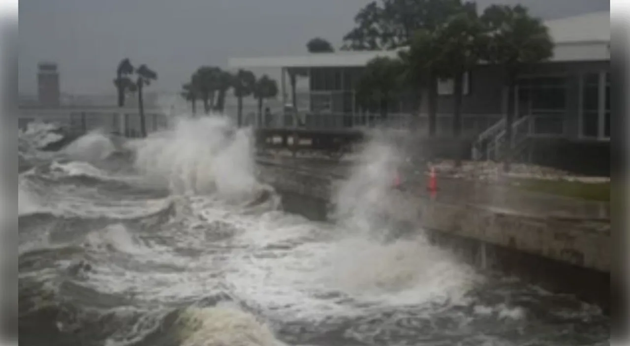  Hurricane Milton leaves a trail of death and destruction, 3 mn without power