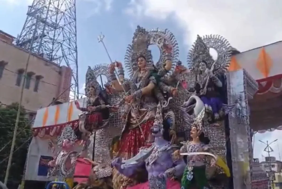 Idol immersion processions in Bhubaneswar and Cuttack underway as Durga Puja concludes