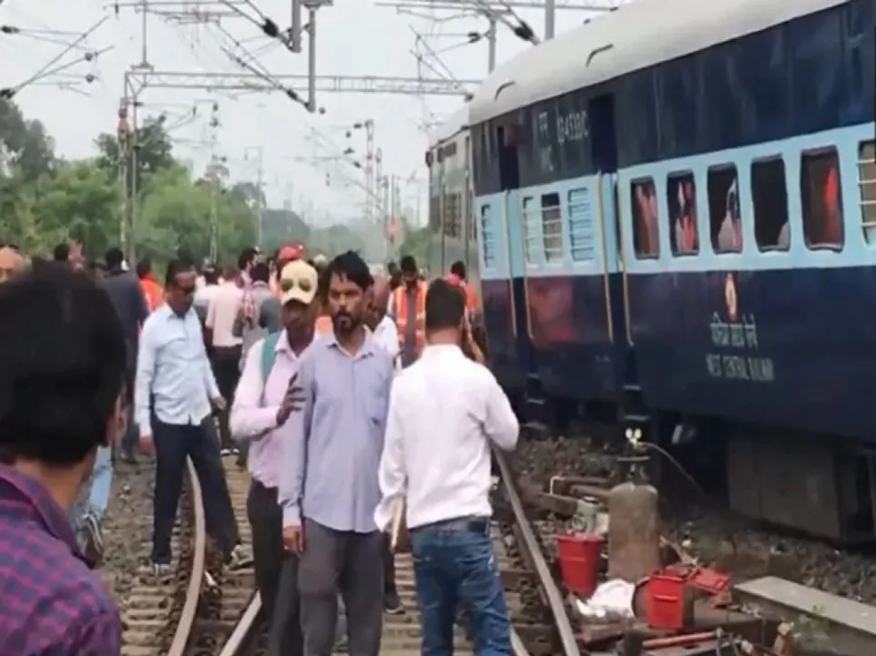  MP: Two coaches of Indore-Jabalpur Overnight Express derail, no casualties