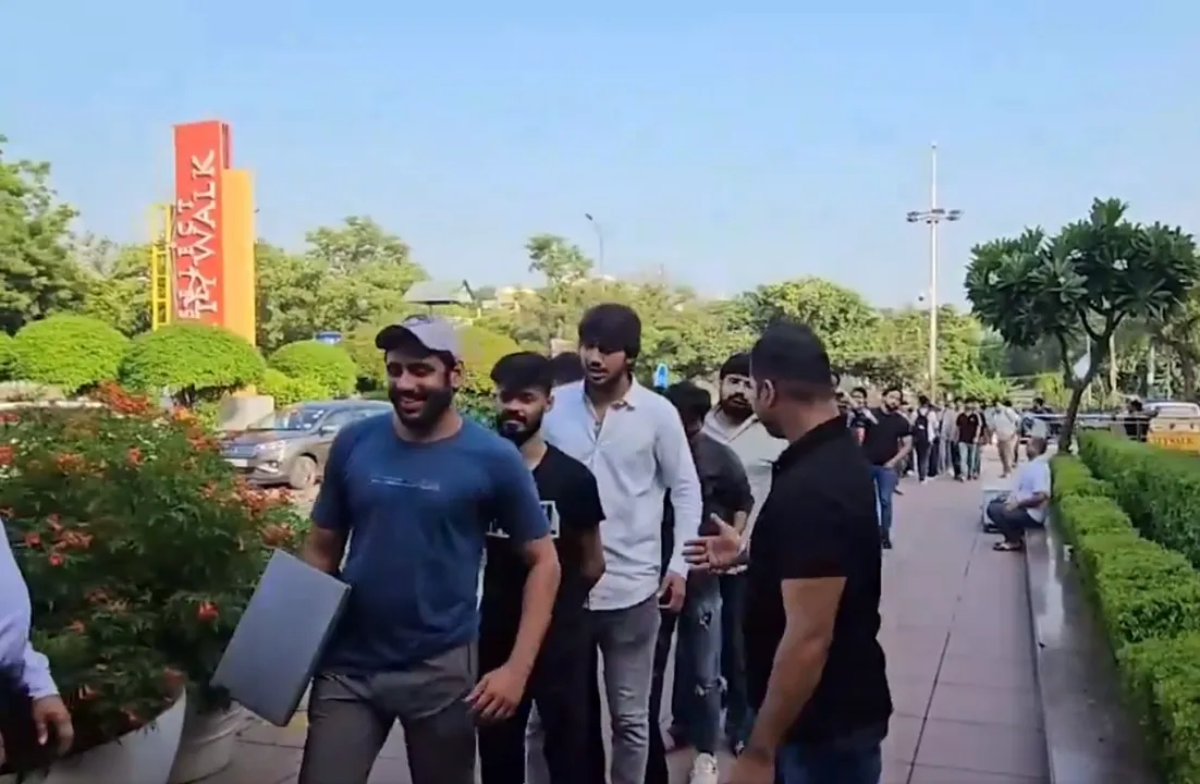  ‘Make in India’ iPhone 16 hits market, thousands queue up to own new Apple devices