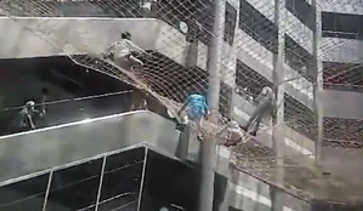 Quota for Dhangars: Maha tribal leaders jump from 3rd floor into Mantralaya's safety net in protest