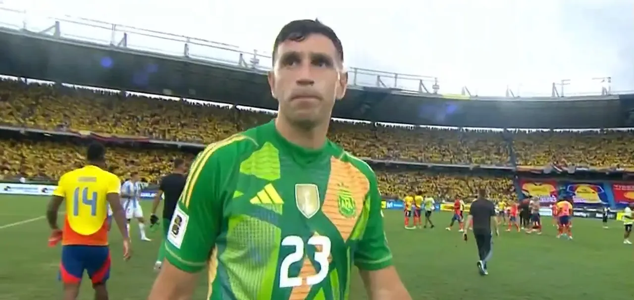  FIFA suspends Argentina's Martinez for two matches