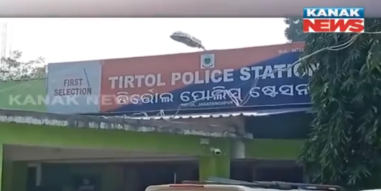  Odisha: Woman cop killed as bus hits scooter on Cuttack-Paradip highway