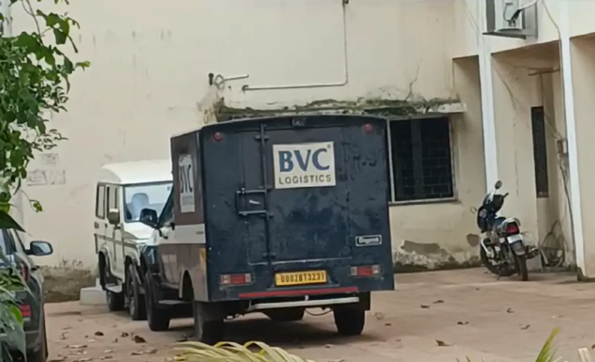  Odisha: Gold, silver worth Rs 30 crore seized near Bhubaneswar airport