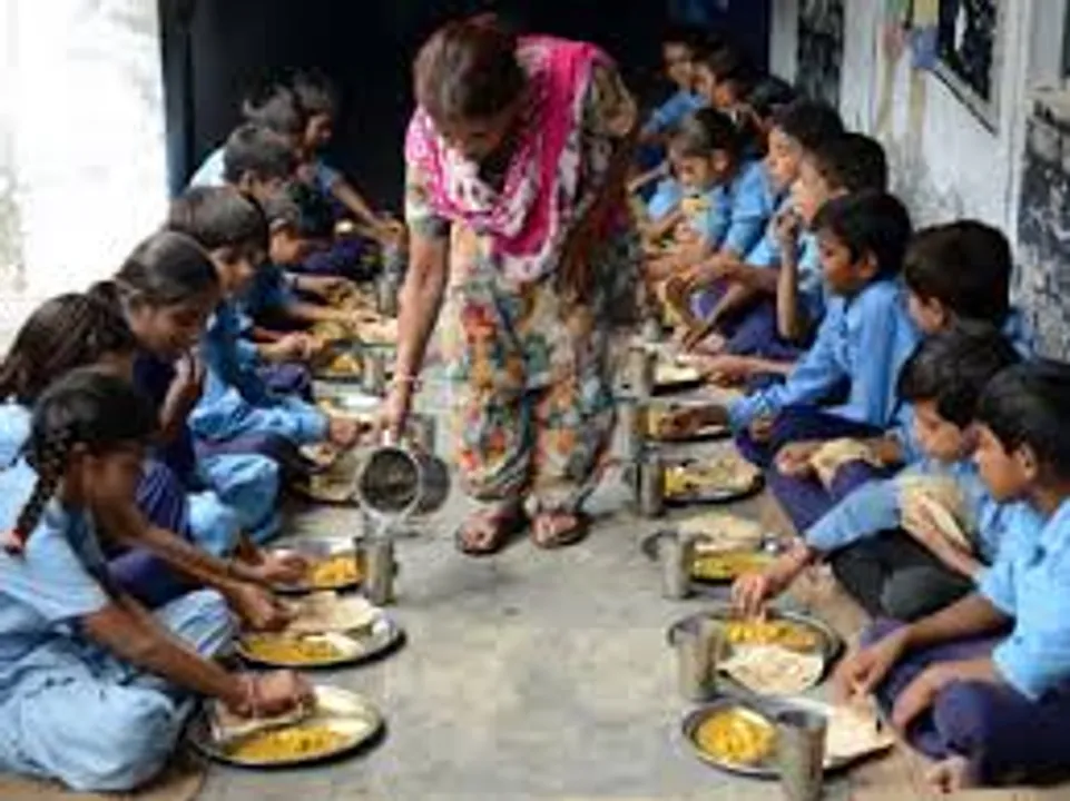  CM Majhi announces Class IX, X students to be included under MDM
