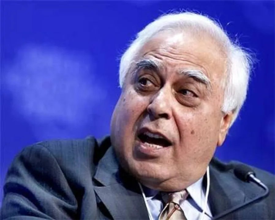  Congress leader Kapil Sibal visits Odisha, slams PM Modi
