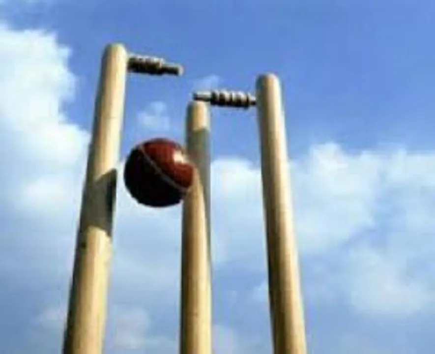  England ride Stokes's 57 to post 321/8 in ODI