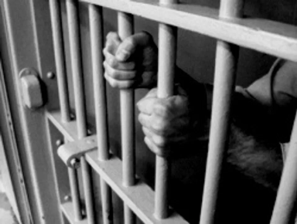  Massive jailbreak in Karachi: Over 200 inmates flee Malir Prison amid earthquake chaos