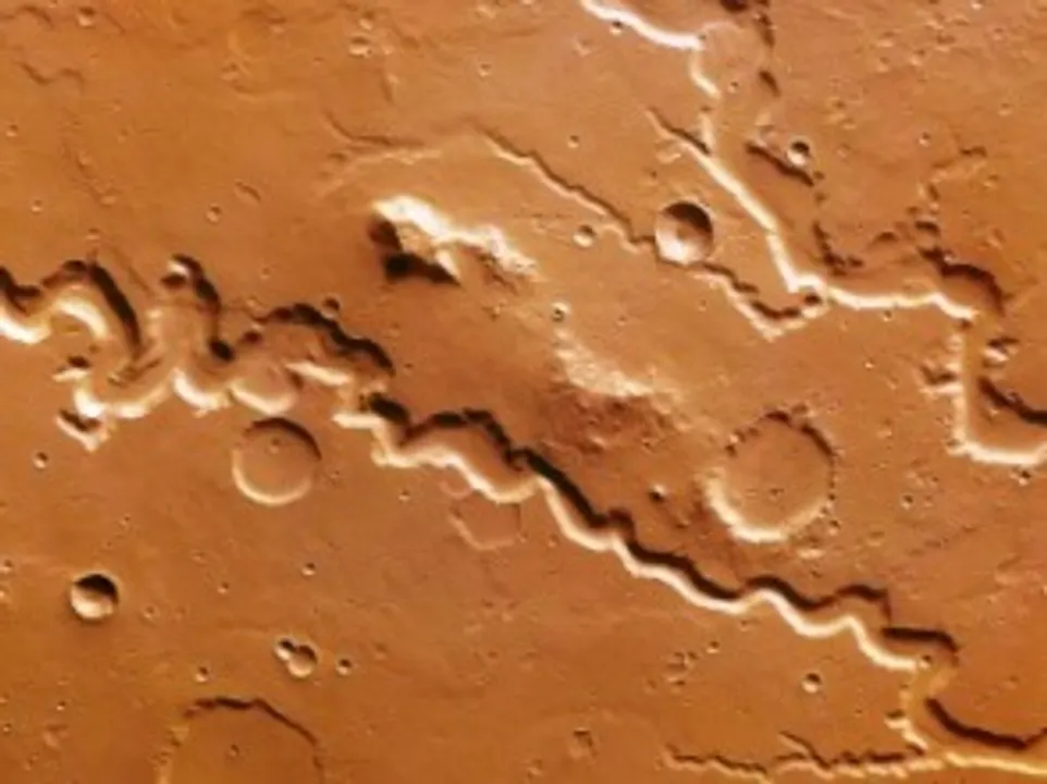  Nanedi Valles valley system on Mars (mashable.com) 