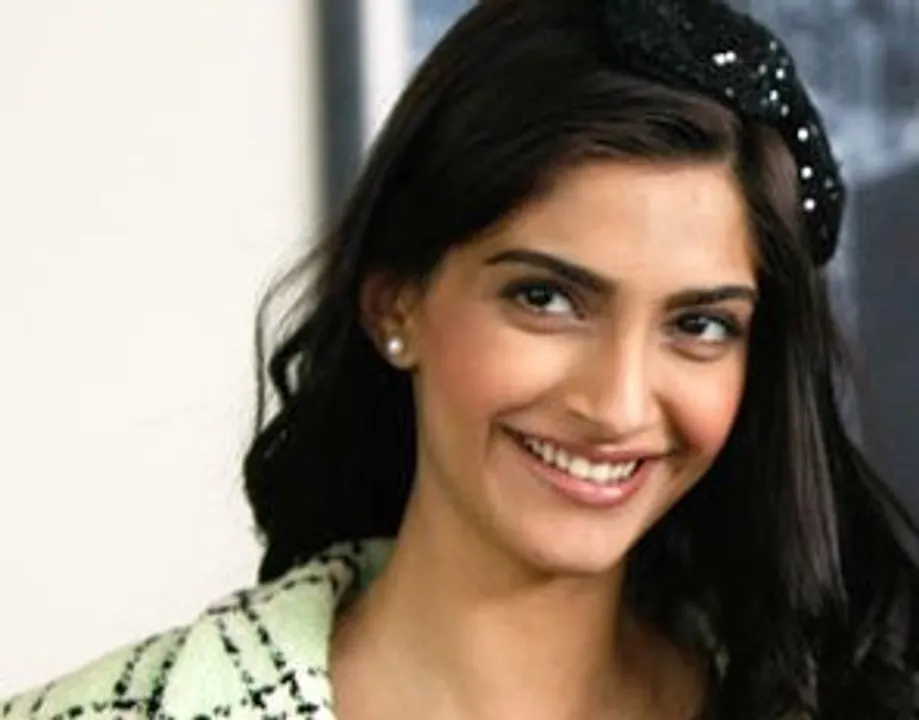  Sonam Kapoor 