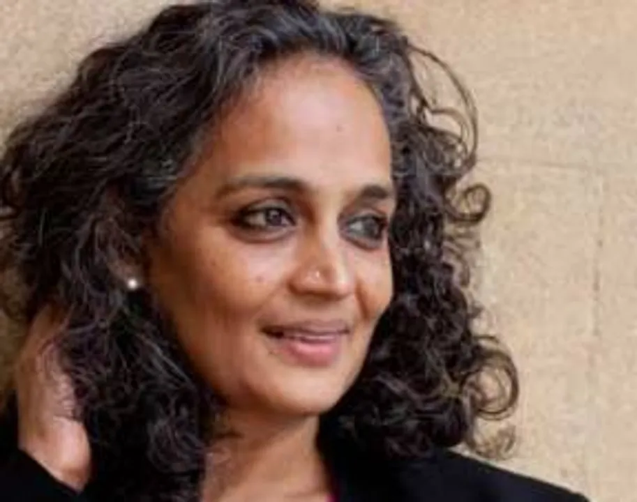  Arundhati Roy 