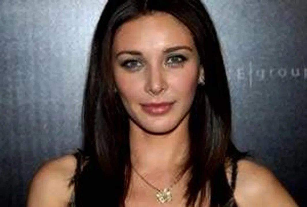  Lisa Ray takes a dig at Salman Khan