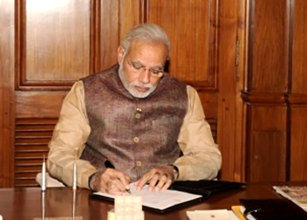  PM for 'lasting solution' to Kashmir problem within Constitution