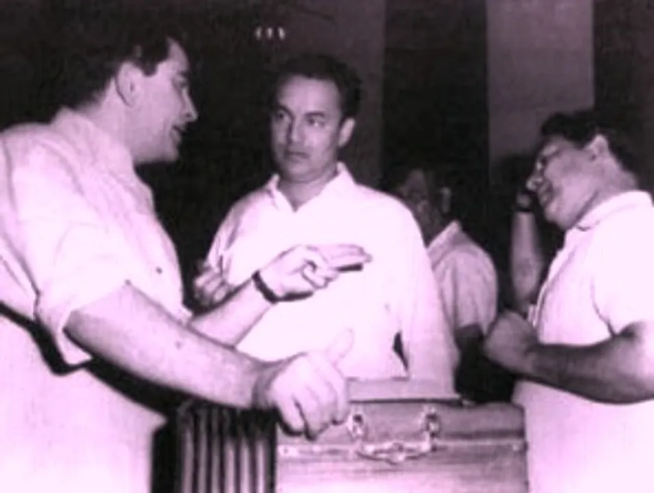  MAGIC OF THE MELLIFLUOUS MUKESH