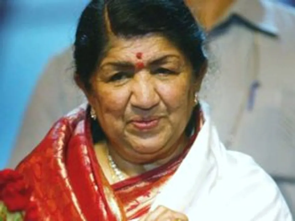 Lata Mangeshkar 