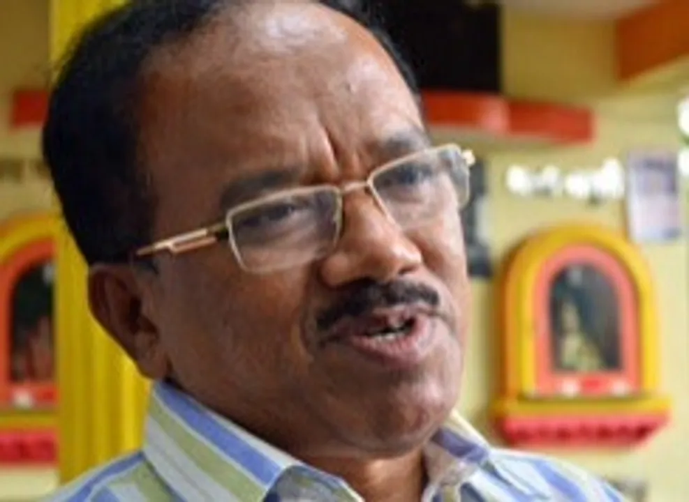  Laxmikant Parsekar 