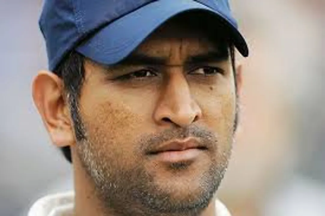  Dhoni; To the rescue of the team yet again 