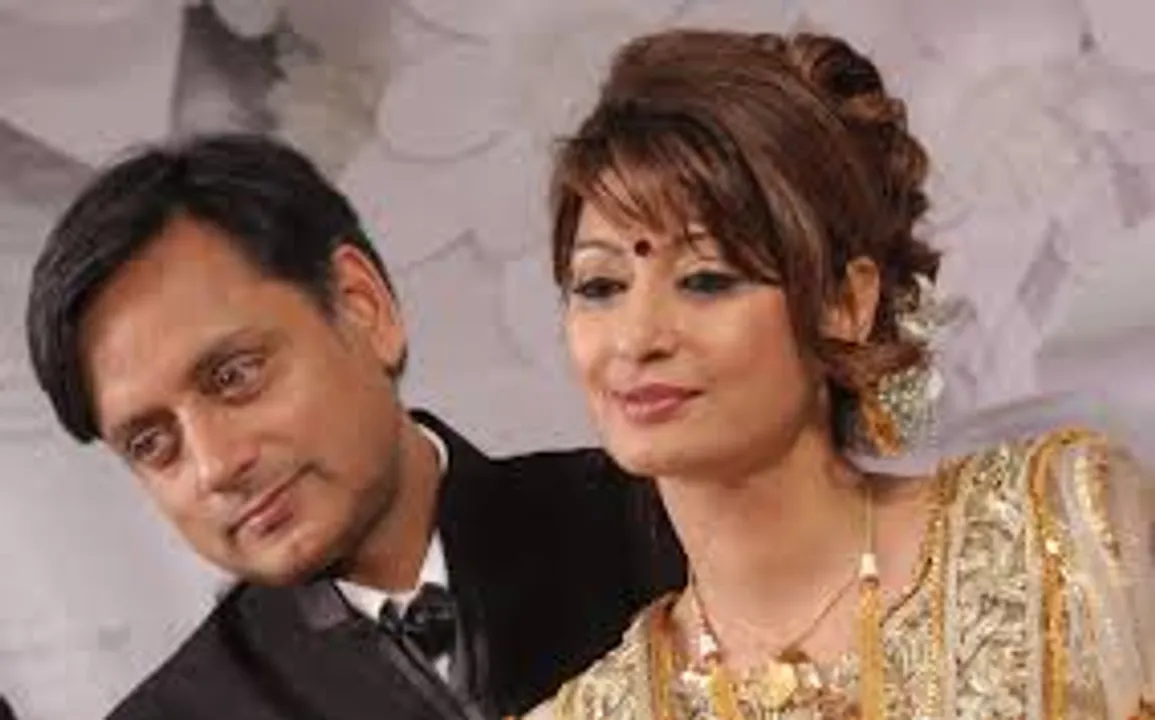  Shashi Tharoor with Sunanda Pushkar 