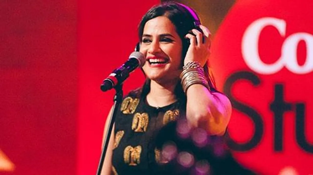  Sona Mohapatra wants Kailash Kher out of Mayur Utsav