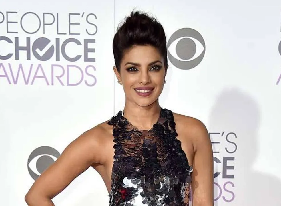  Priyanka Chopra to donate 10,000 footwears to healthcare workers in India