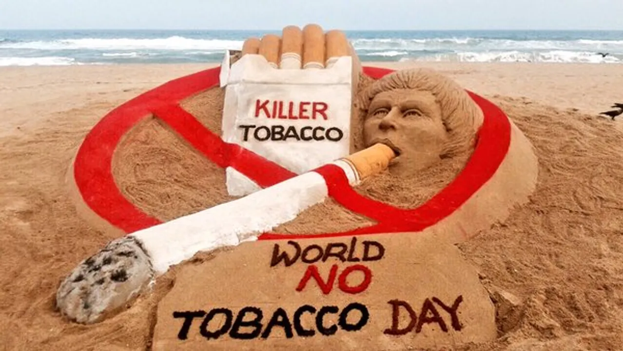  Sudarsan's sand art on Odisha beach on World No Tobacco Day