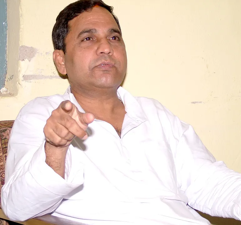  Tripathy’s salvo a damp squib; account holder a different Sabyasachi