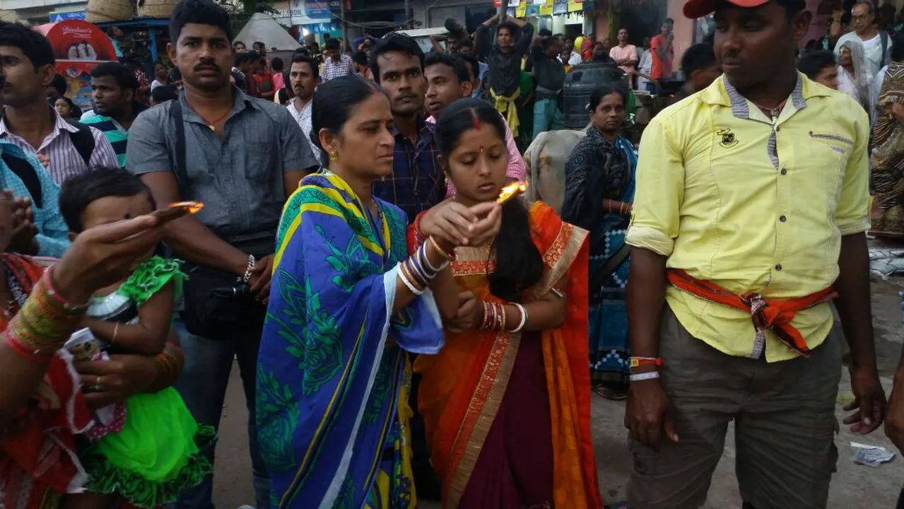  This Ratha Jatra video is EVERYTHING that religious harmony is all about!