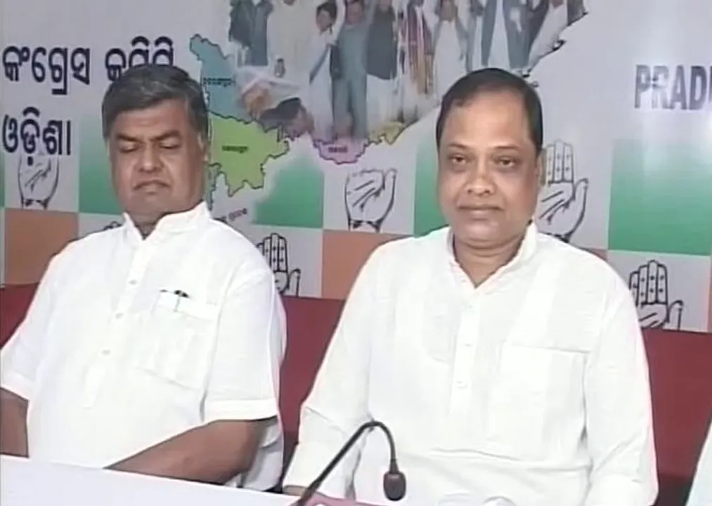  Odisha Congress workers engage in fistfight, two injured