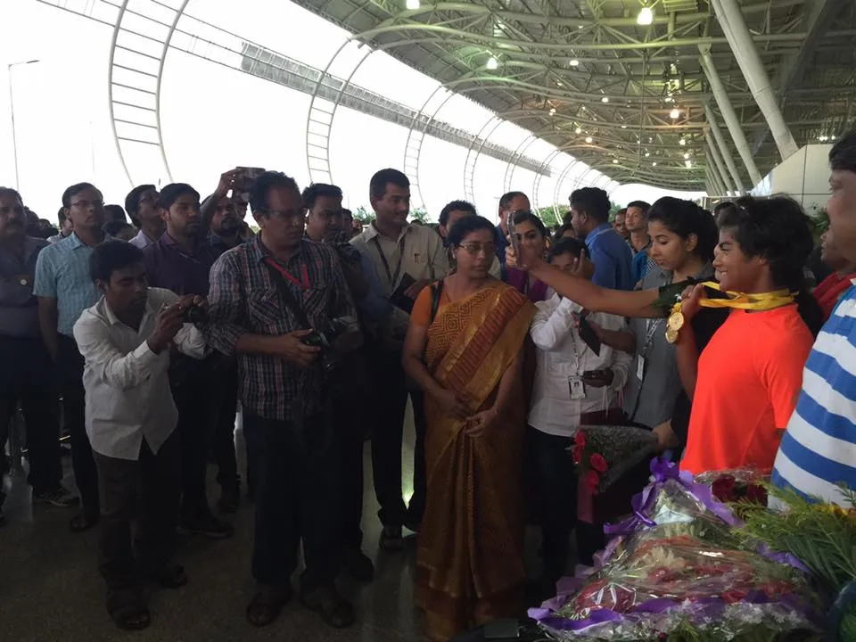  Warm welcome given to Odisha swimmer Pratyasa