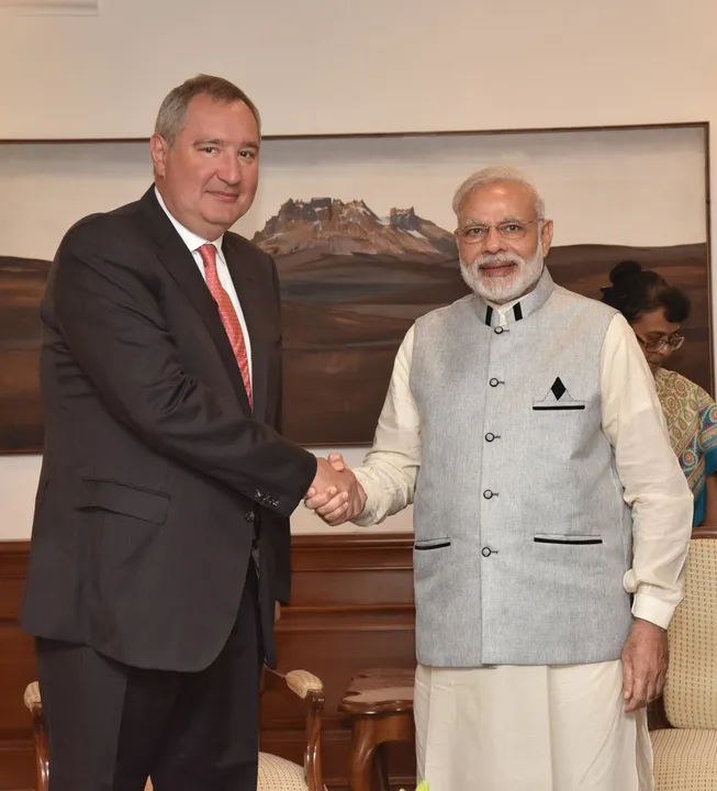  Pic. twitter.com/meaindia 