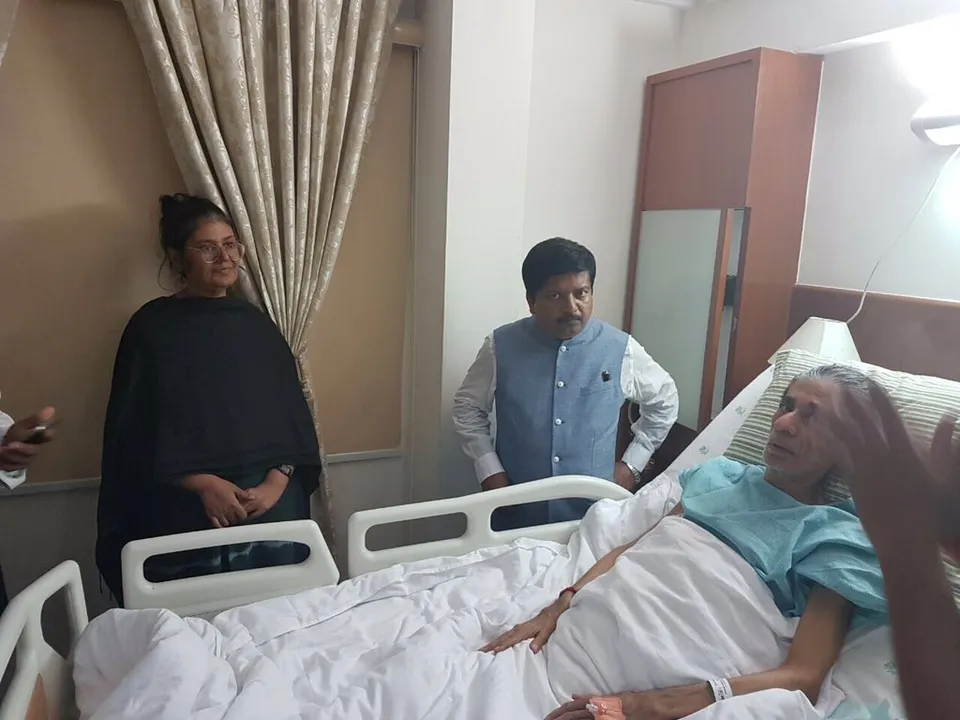  Odisha Health Min visits ailing Parala Maharaj in Chennai hospital
