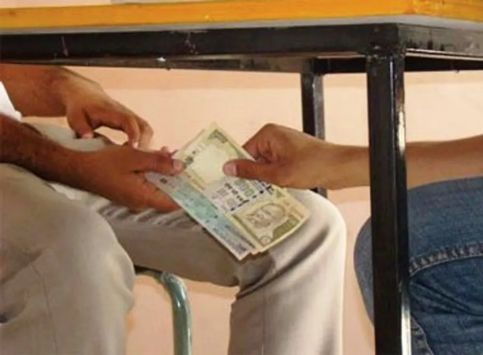  Clerk arrested while taking bribe in Odisha