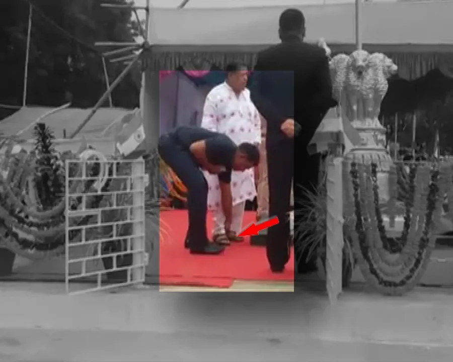  Odisha Minister’s PSO caught fastening boss’ sandal straps
