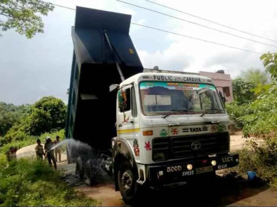  Driver dies as tipper comes in contact with 33 KV wire in Odisha