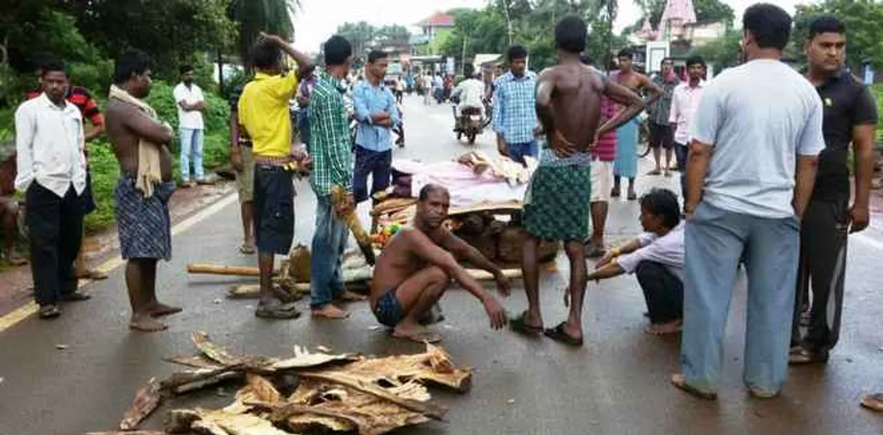  Odisha villagers attempt to cremate body on road