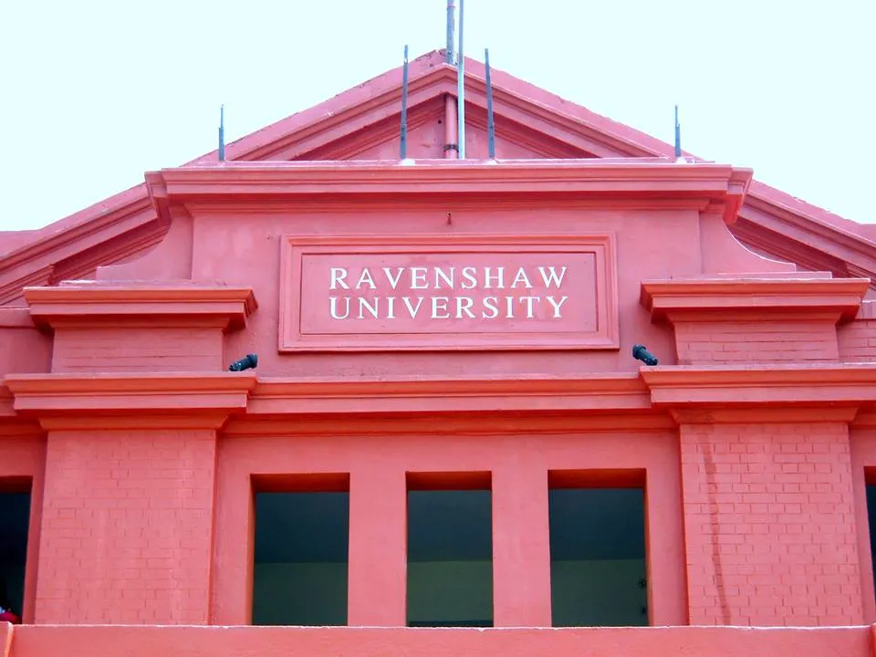  Odisha’s Ravenshaw varsity lifts sine die