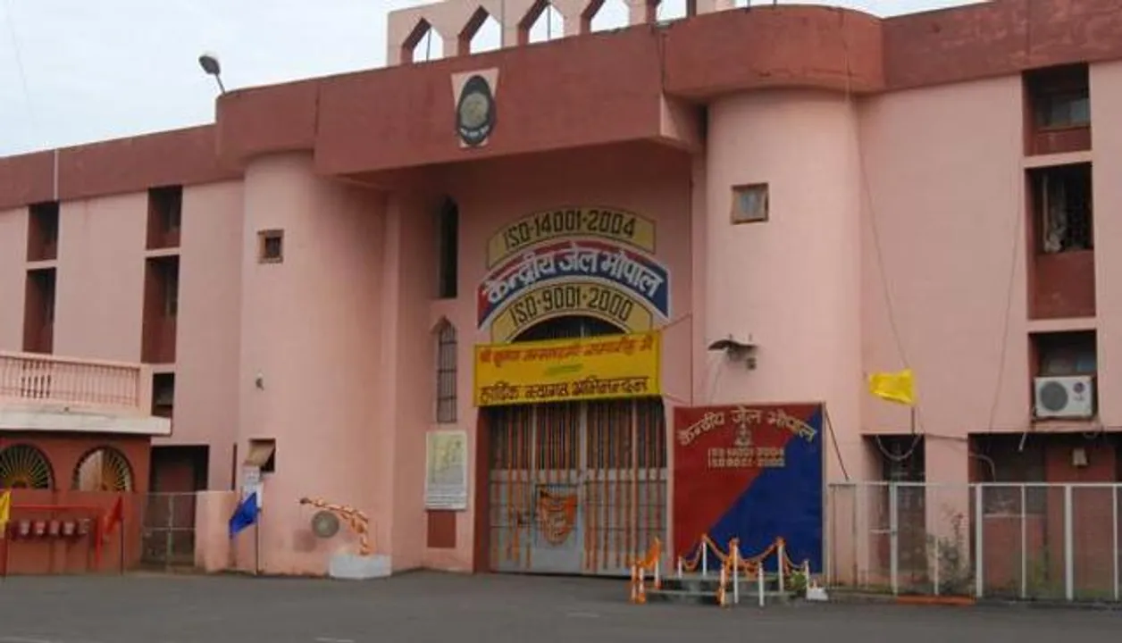  NIA to probe Bhopal jailbreak, says Chief Minister