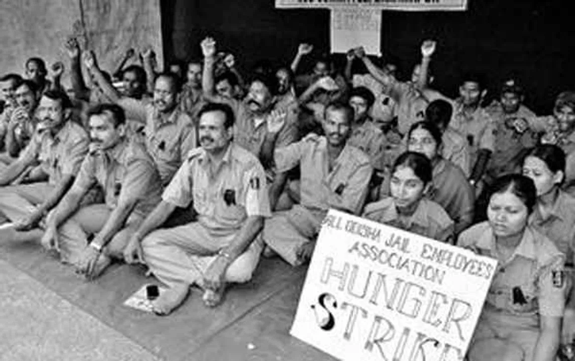  Odisha jail staff suspend stir after assurance from govt