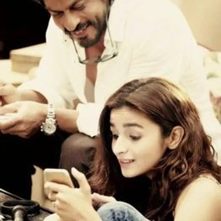  Pic. twitter.com/dearzindagi 