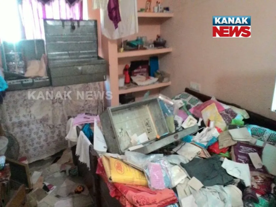  Miscreants loot valuables worth Rs 5 lakh in Odisha capital