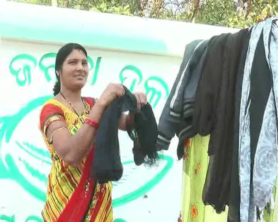  Odisha CM orders DGP to probe black stole removing incident