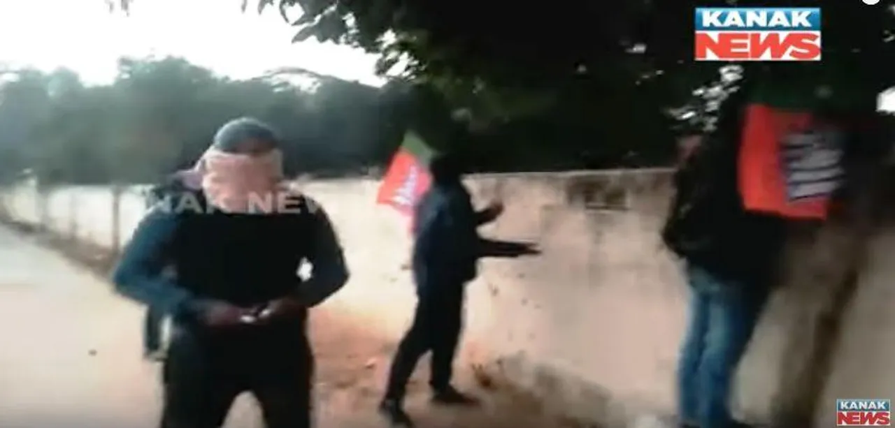  BJYM activists hurl eggs at Mayor’s house in Odisha capital