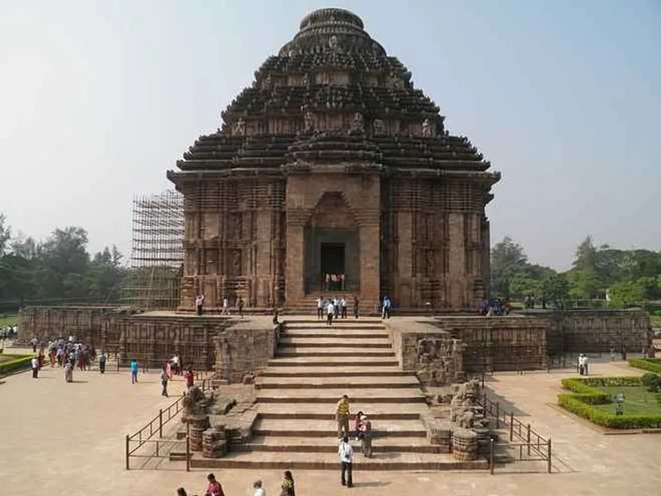  Sand filling inside Odisha’s Konark temple sinking!