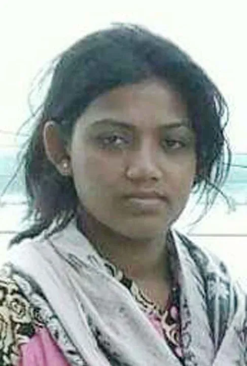  Talking over mobile phone turns fatal; train runs over girl in Odisha