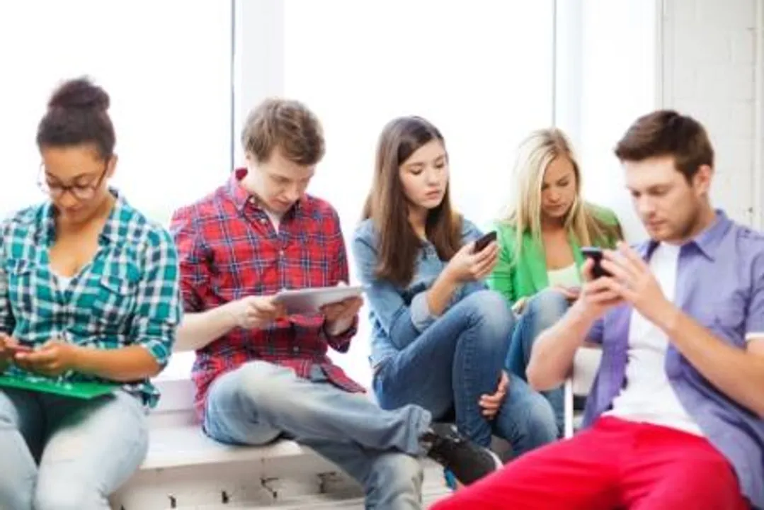  Are smartphones driving teenagers away from drugs?