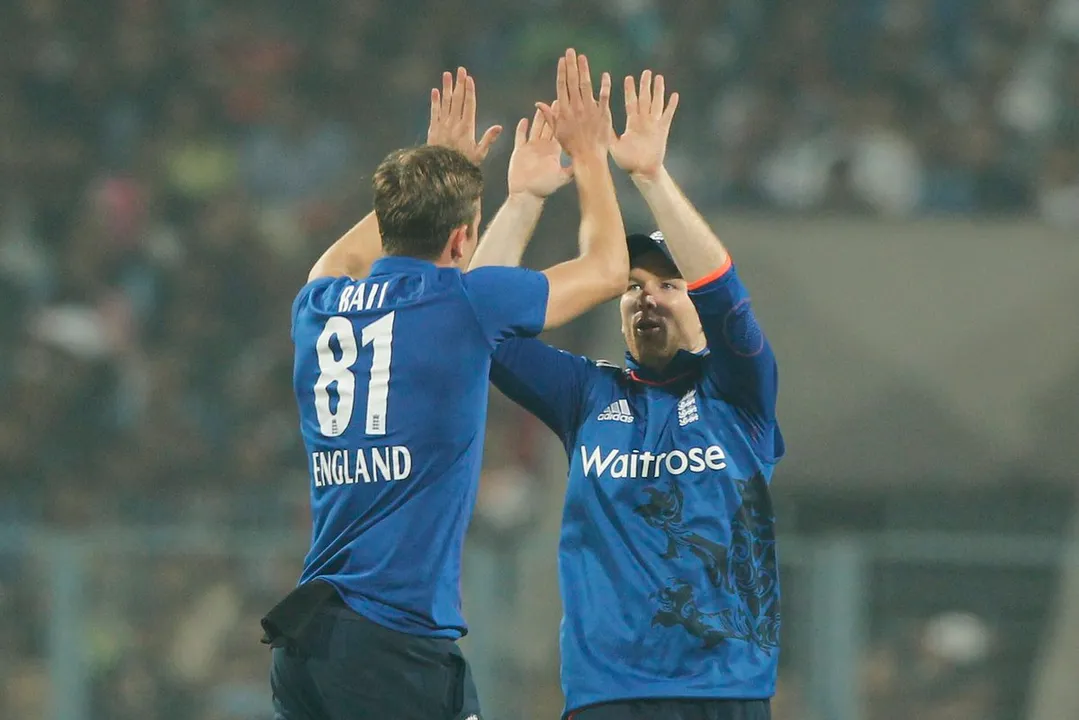  England script win in nail-biting third ODI over India