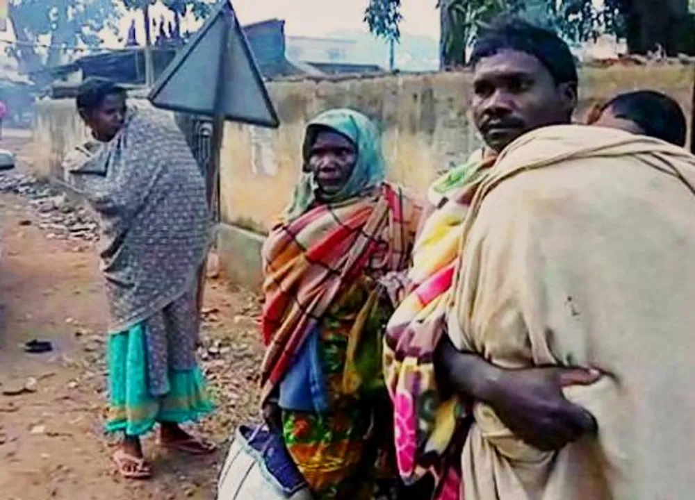  Odisha govt suspends two docs over man carrying daughter’s body on shoulders